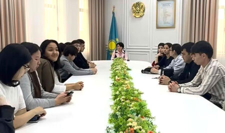 Ұлттық архив директоры Еуразия ұлттық университеті студенттеріне дәріс оқыды